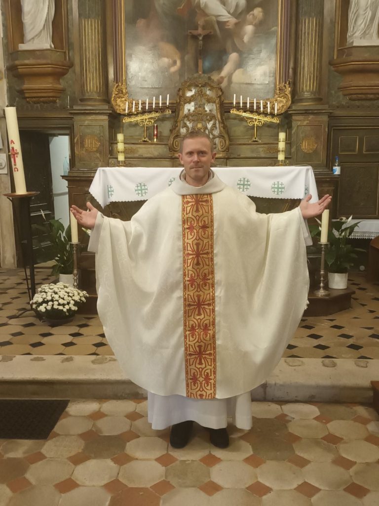 Chasuble gothique blanche