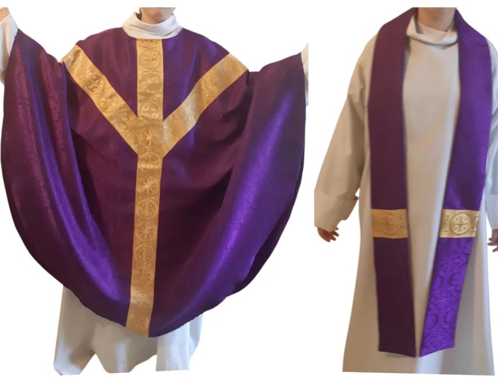 chasuble gothique violette