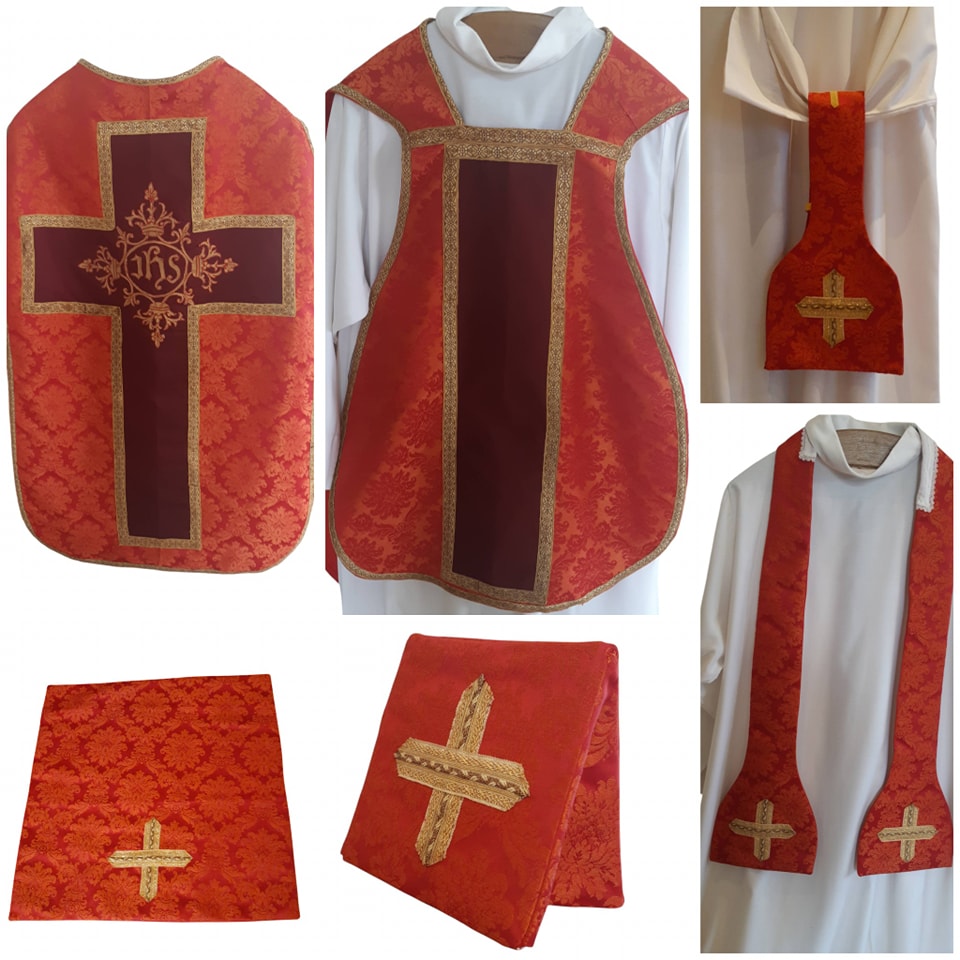 Ornement traditionnel rouge