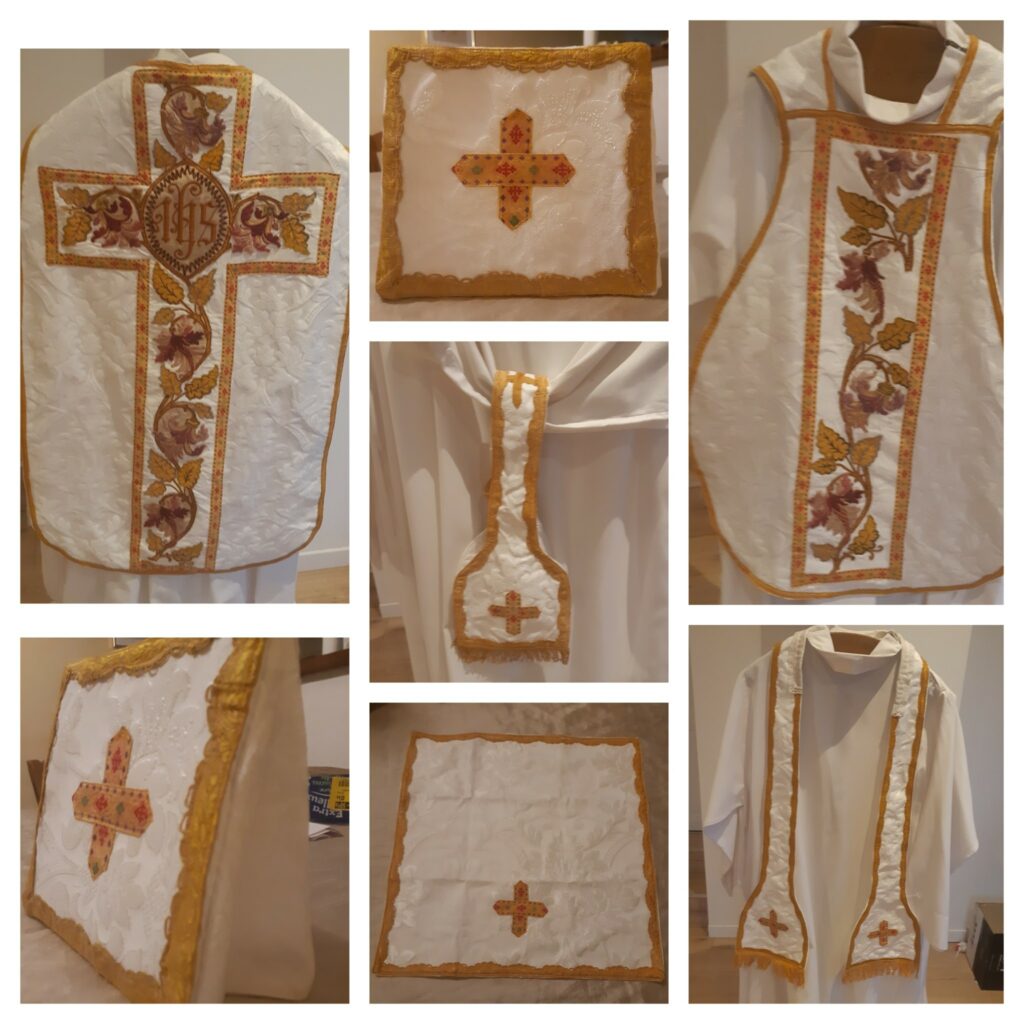 chasuble traditionnelle blanche